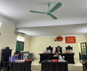 Viện KSND quận Thanh Xuân và Viện KSND huyện Phúc Thọ phối hợp với Tòa án...